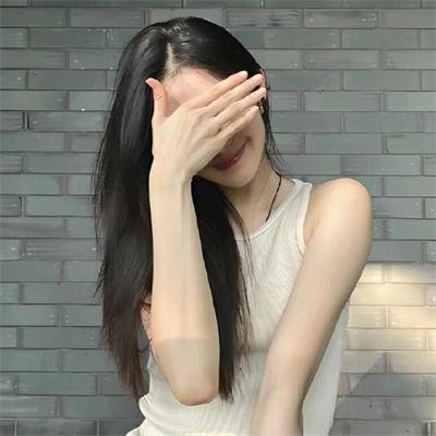 这名男子，捡到了人鱼。